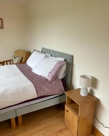 Hillside House - Rose